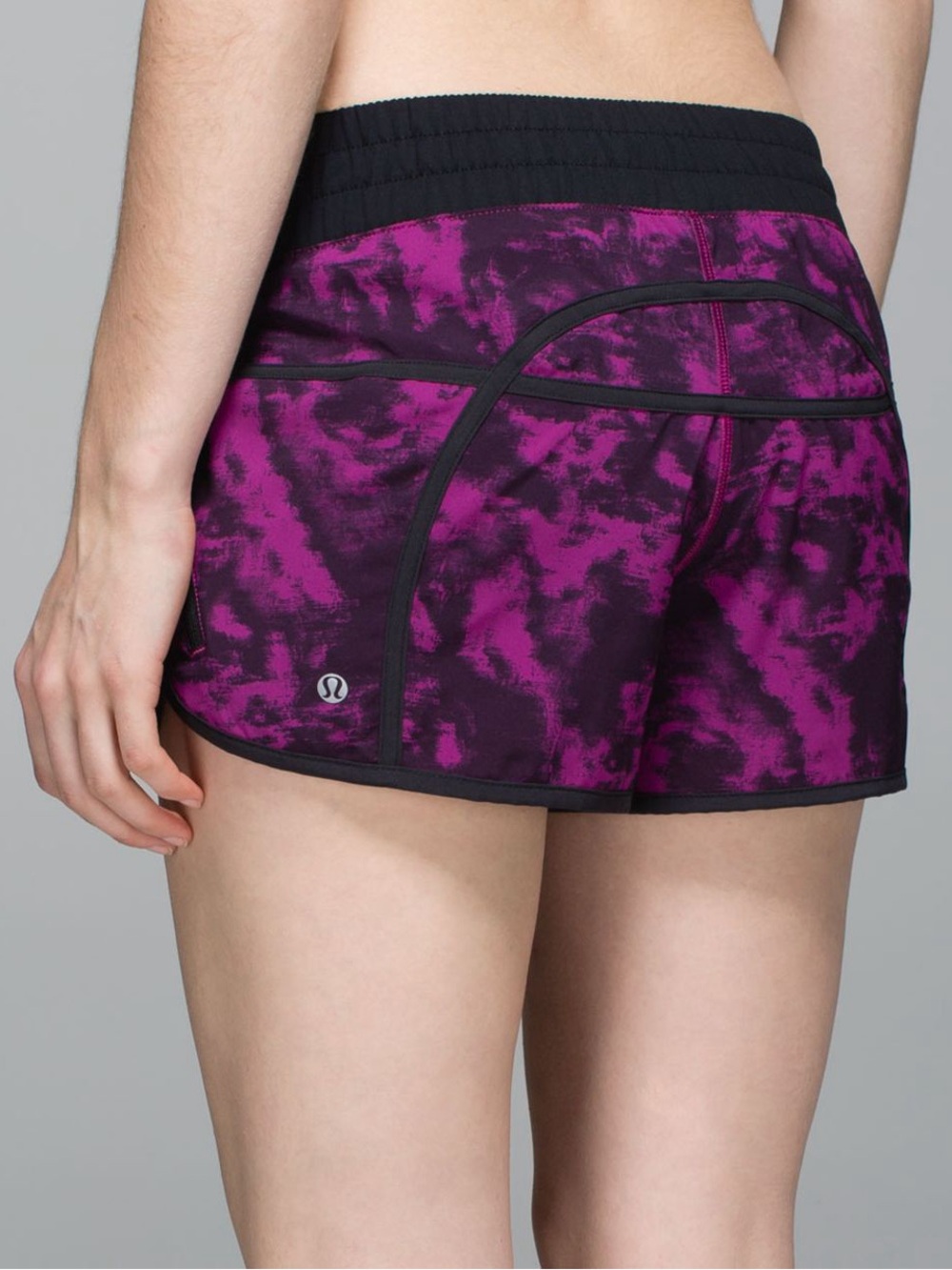 Lululemon Tracker Short III *4-way Stretch Size 8